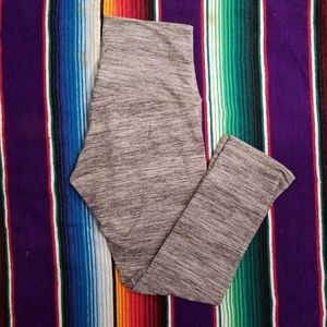 Lululemon grey capris